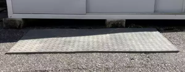 「自社工場の端材を有効活用したリサイクルPVC敷板 『アキレス ビニマット』」の画像