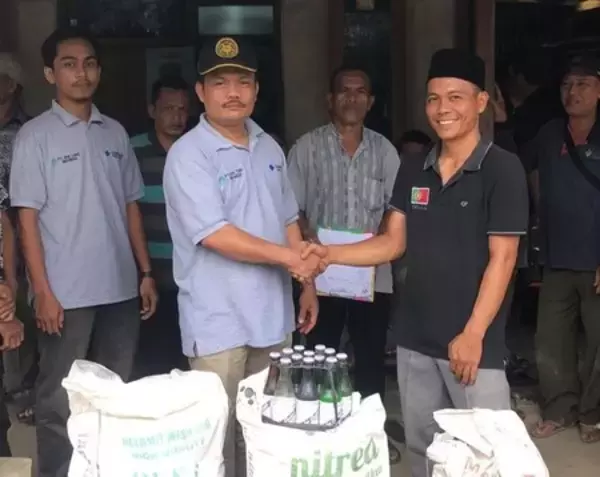 持続可能な天然ゴム調達に向けた、小規模農家支援プログラムを実施