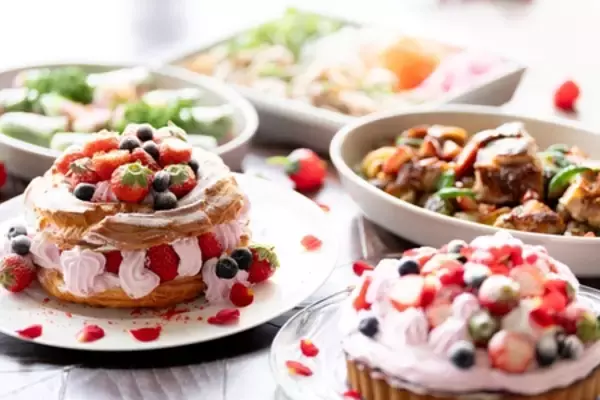 フサキビーチリゾート ホテル＆ヴィラズ 甘酸っぱい「いちご」とジューシーな「おにく」のランチブッフェ