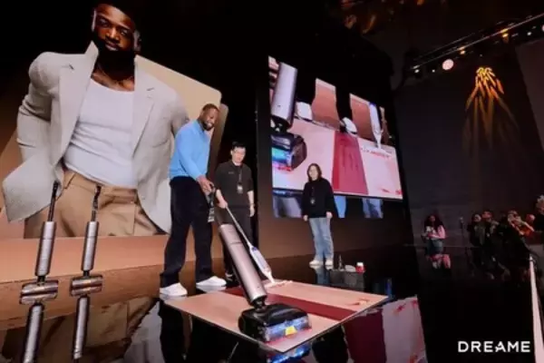 「「The Flash」 の愛称で知られるDwyane Wade氏がシリコンバレーで開催されたDreame Nextに参加し、Dreameの乾湿両用掃除機の新製品と最新技術を披露」の画像