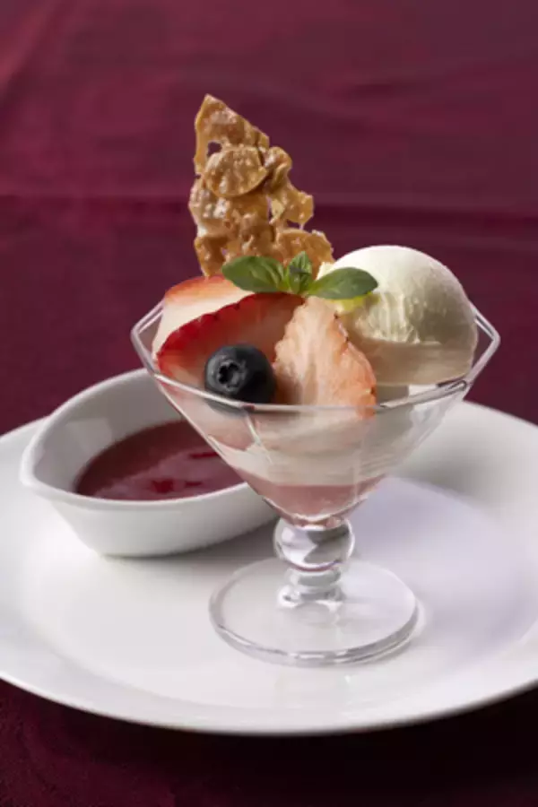 「魅惑のStrawberry Time 2026　3月1日（日）～4月30日（木）」の画像