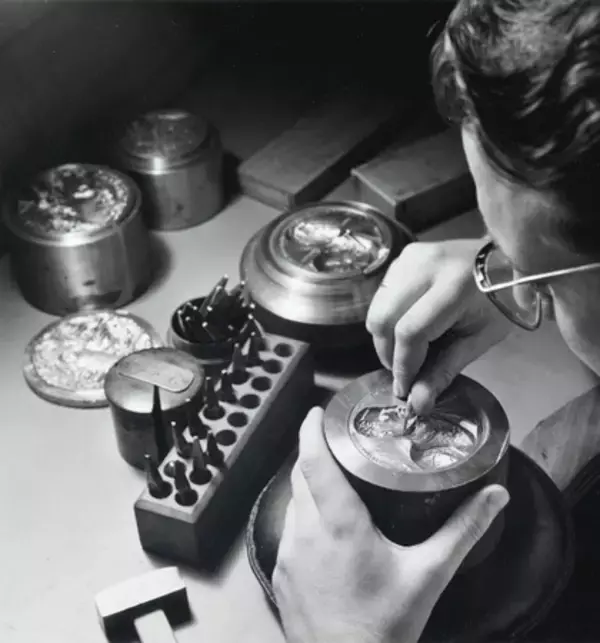 「アントニ・ガウディ没後１００年記念コイン」の画像