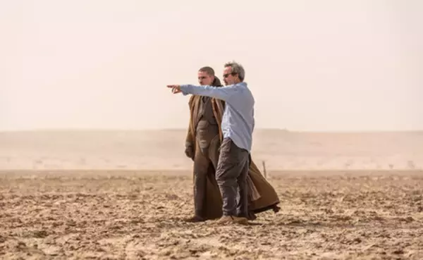 「Legendary EntertainmentとWarner Bros. Picturesが、アラキスとしてアブダビが映し出されている『デューン 砂の惑星PART3（Dune: Part Three）』の予告編とメイキング画像 を公開」の画像