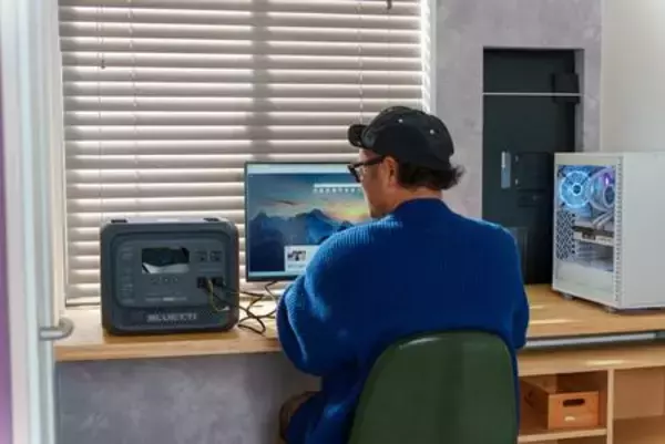 「BLUETTI、3,000Whクラスで 世界最軽量・最コンパクト*のポータブル電源「AORA 300」を3月3日より販売開始」の画像