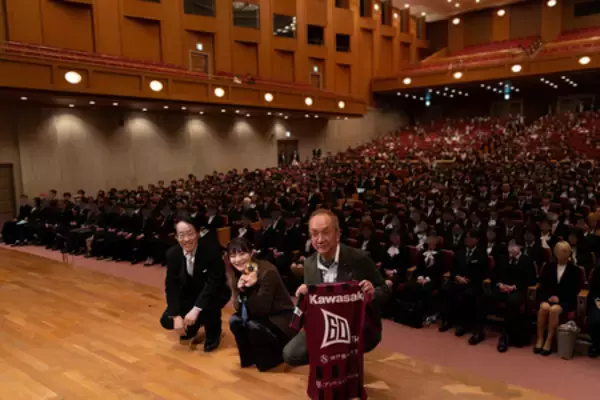 「60周年を迎え男女共学化4年目の入学式  4年連続入学定員を超える入学者」の画像