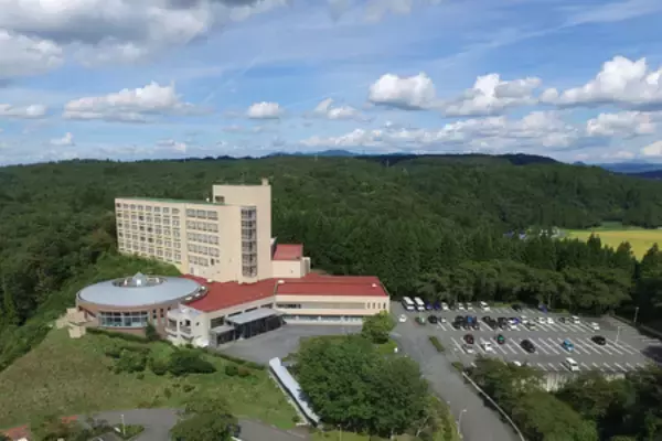 「亀の井ホテル 一関 東北の“ねまらい”文化に学ぶ、おもてなしラウンジ誕生」の画像