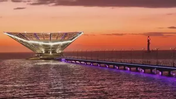 「営口山海広場：渤海沿岸の夕暮れ風景」の画像