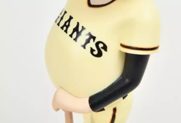 「読売ジャイアンツの初代マスコットマーク「ミスタージャイアンツ」復刻ソフビフィギュアがSELECTIONで販売」の画像