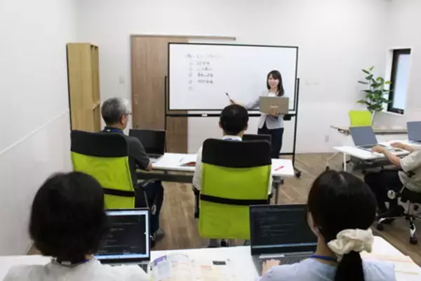 「IT教育のプロが手掛ける障がい者就労支援「ロジカーズ」が、阪急池田駅直結のステーションNにオープン」の画像