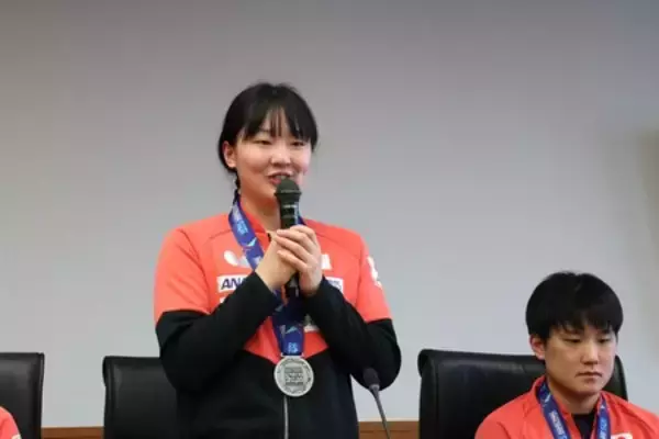 「卓球日本代表選手１０名が全農を訪問」の画像