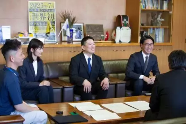 「富士河口湖町と地方創生ラボ株式会社が地域活性化の推進に向けた包括連携協定を締結」の画像