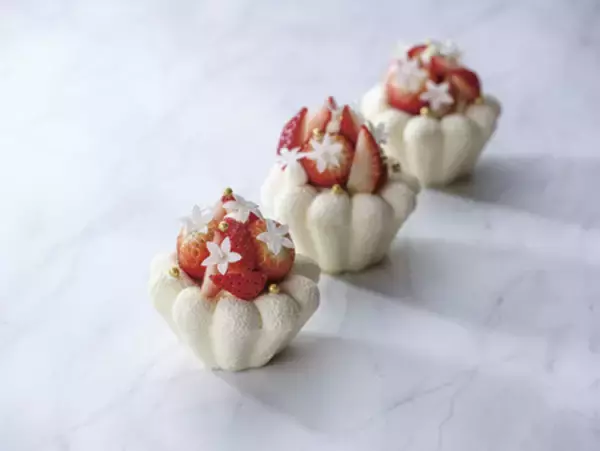 「ホテルショップ「ガルガンチュワ」　苺を使用したスイーツでショーケースを彩る「苺DAYS」を開催」の画像