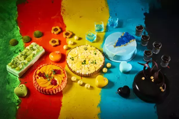 「アートホテル大阪ベイタワー この夏“ギャップ”に沼る推し色ビュッフェ 『COLOR PERSONA -Dual stage-』」の画像