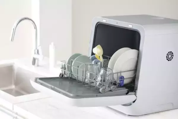 「もう迷わない！簡単に粉ミルクが量れて、ほ乳びんに移すときにこぼしにくい粉ミルク計量スプーンが登場！」の画像