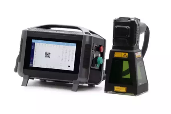 「動かせない大型部品にもその場で刻印。20Wポータブルファイバーレーザーマーカー【LM100P】64.9万円(税込)」の画像