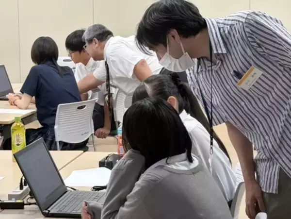 高校生向け体験型講座「KIT数理講座」を開催　～タイリングと相対論で学ぶ“身近な数理の世界”～