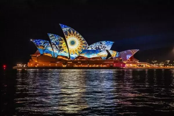 Vivid Sydney 2026が開幕、街はかつてない輝きを放つ