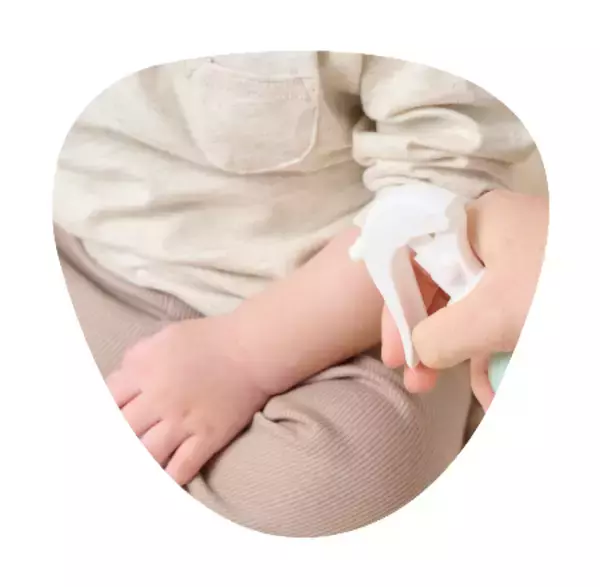 「UV対策と保湿ケアが一緒にできるスプレー『敏感肌にやさしく保湿 UV＆アウトドア うるおいミスト』」の画像