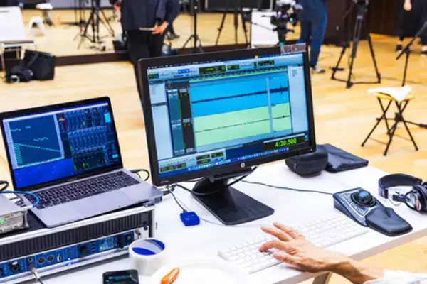 「「美味なるものには音がある」　シャウエッセンⓇ 誕生40年を経て、「パリッ!!」とした食感が科学的に解明」の画像