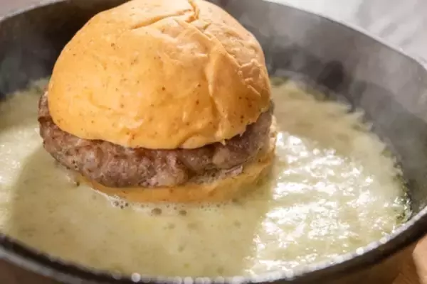 「アートホテル成田 緑豊かな庭園で手ぶらで楽しむ開放的な「ガーデンBBQ」を開催〈5/1～11/28〉」の画像