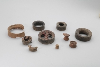 【立正大学博物館】ミニ展「縄文アクセサリー ―川口市石神貝塚出土の耳飾り―」を9月14日より開催