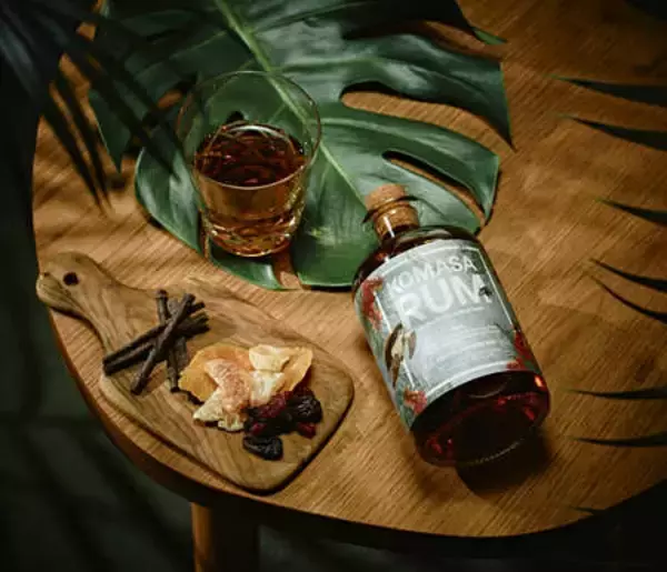 「小正醸造・KOMASA RUM -Aged- 2026年9月10日新発売」の画像