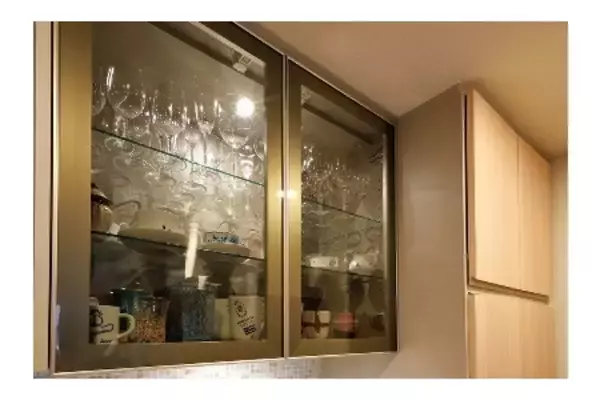 「オーダー家具メーカーが“室内から守る地震対策”を提案　」の画像