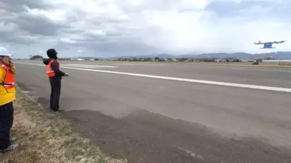 赤坂剛史教授が開発中の「50kg積載・50km超 飛行可能なVTOL型有翼電動ドローン」の飛行実験を実施