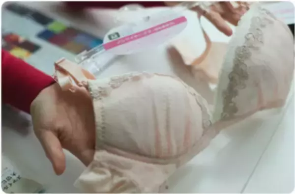 「体調が落ち込むときこそ、 かわいいインナーで気分もスタイルもUP！」の画像