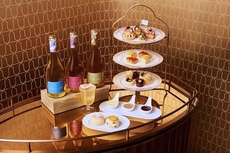 お茶の職人技を称える：The St. Regis Bar Macaoが、Saichoとのコラボによる限定アフタヌーンティーを発表