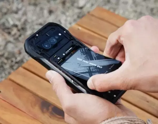 「シリーズ史上最強のタフネスを実現した京セラ製スマホ「TORQUE® G07」がauから新登場」の画像