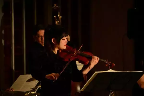 「霧島国際ホテル クリスマス料理が並ぶビュッフェやコンサートなど多彩なイベントを開催」の画像