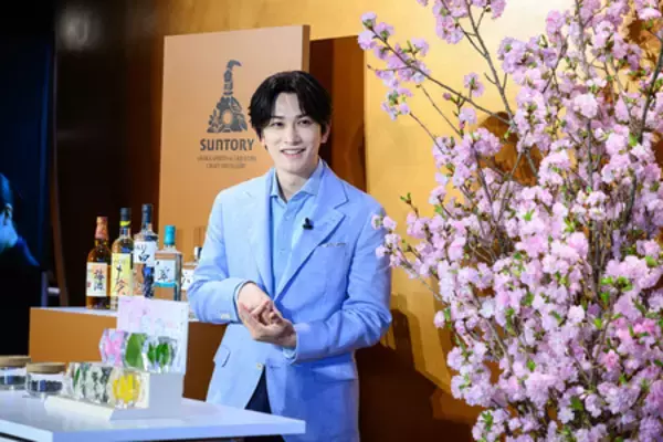 「「サントリー大阪工場 スピリッツ・リキュール工房ツアー」オープニングセレモニーに町田啓太さんが登場」の画像