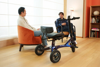 dashmoto（R）と Atlassian Williams F1 Team、dash 3 Williams エディションの高性能電動スクーターを正式発売
