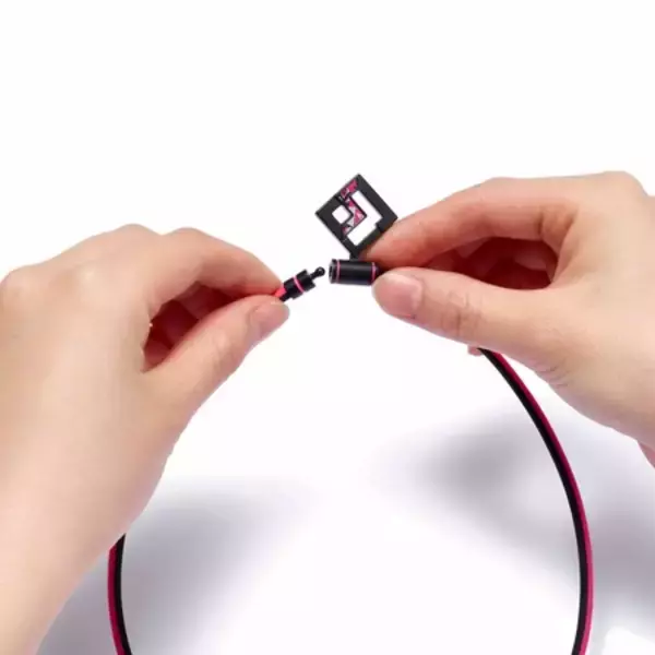 「アスリートが母の日に感謝を伝える。コラントッテがピンクカラーの磁気ネックレスを4月20日に発売」の画像