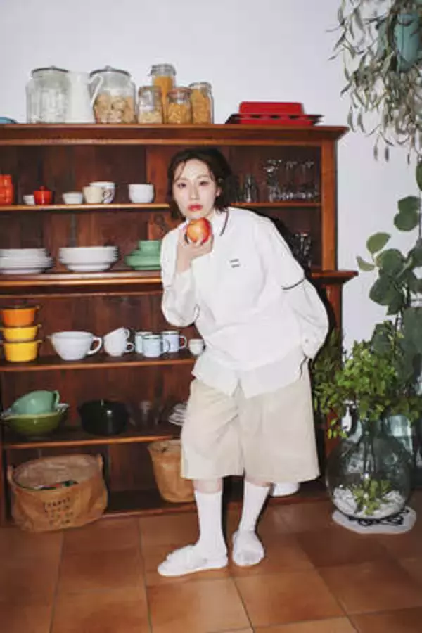 「“芸能界の家族” タレントの丸山 礼とモデルのミチが、 お互いをカメラで撮り合い！」の画像