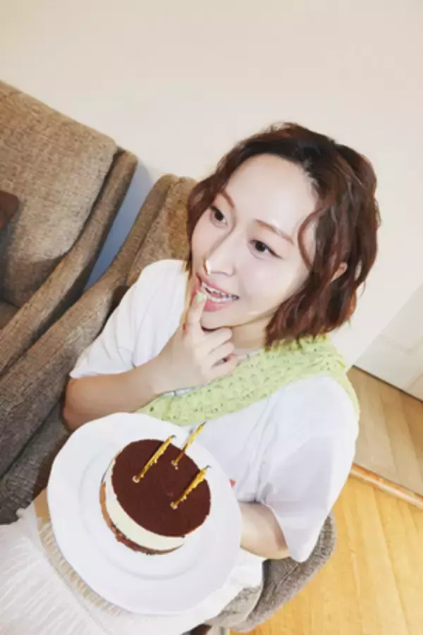 「“芸能界の家族” タレントの丸山 礼とモデルのミチが、 お互いをカメラで撮り合い！」の画像