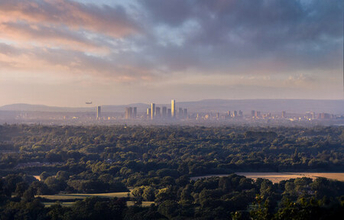 Robert De NiroがSalboyと共にマンチェスターを訪問する中、Nobu Manchesterが着工式を実施