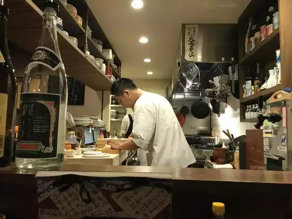 「【京都酒場めぐり】先斗町の人気店がリノベ京町家に移転オープン！設え＆料理さらに充実「酒処てらやま」」の画像