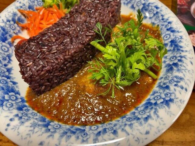 【京都競馬場グルメ】京都限定販売！騎手・武豊監修の激推しスパイスチキンカレー☆