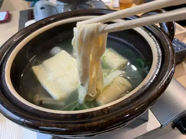 「京都 錦市場の老舗店で湯葉鍋ランチ「千丸屋」 湯葉を使いこなす日常を」の画像