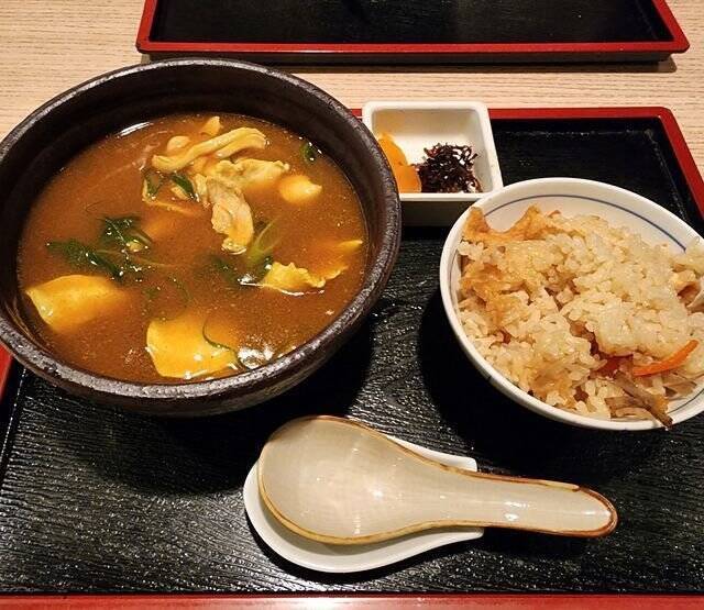 【京都烏丸】大正５年創業、通し営業で便利なほっこりな蕎麦・うどん店「大黒屋 大丸店」