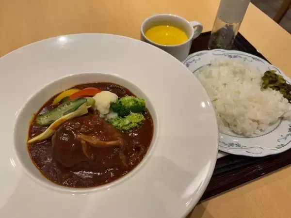 「【京都駅ランチ】『煮込みハンバーグ』は平日コスパ大で穴場！アフタヌーンティも「のんき」」の画像