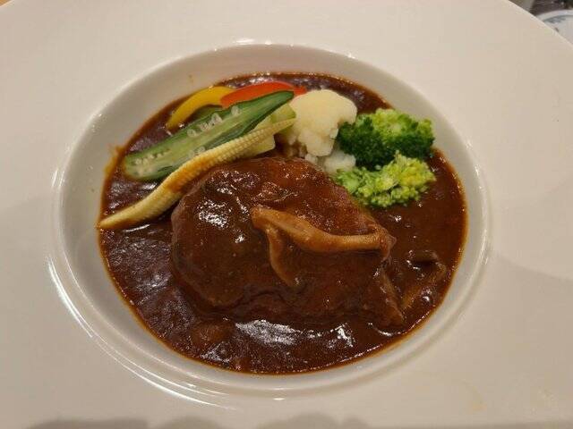 【京都駅ランチ】『煮込みハンバーグ』は平日コスパ大で穴場！アフタヌーンティも「のんき」