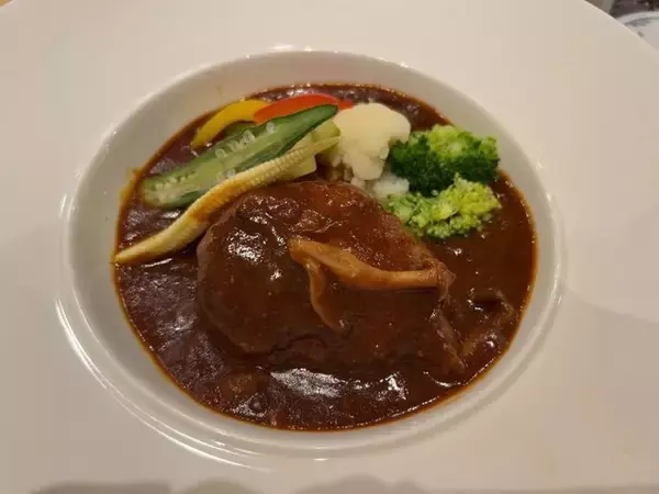 「【京都駅ランチ】『煮込みハンバーグ』は平日コスパ大で穴場！アフタヌーンティも「のんき」」の画像