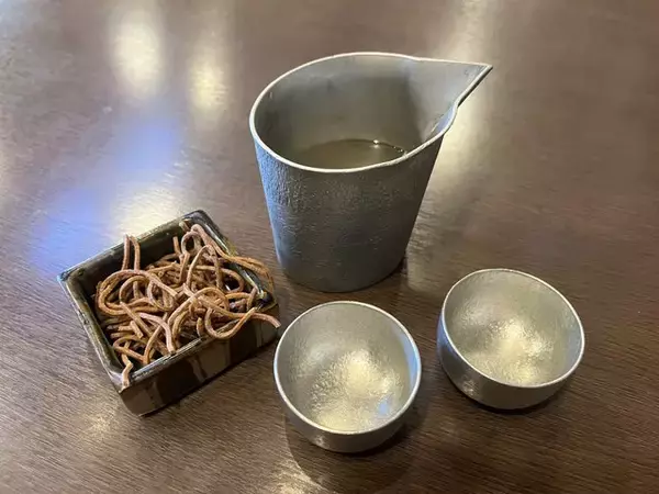 「京都の夏を感じるテラス席で香り立つ、さっぱりすだち蕎麦『三味洪庵』」の画像