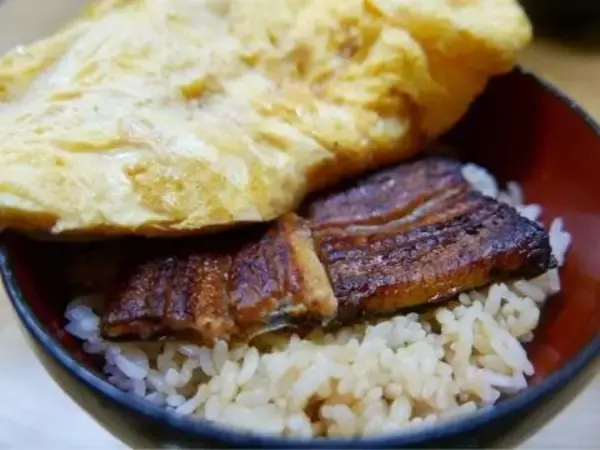 「京都の個性的で美味しい『名物どんぶり』厳選10軒！だし巻き丼や中華丼、天丼まで【まとめ】」の画像