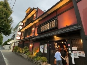 【京都居酒屋】京都人に大人気！地元生まれで予約至難の串カツ焼鳥チェーン「串八白梅町本店」