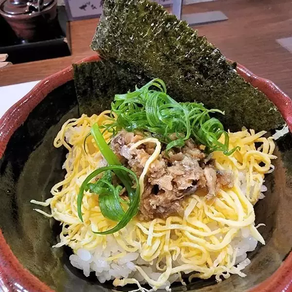 「唯一無二"さば竜田揚げがのっかった“和風ラーメン！北野天満宮近く「なぶら」」の画像