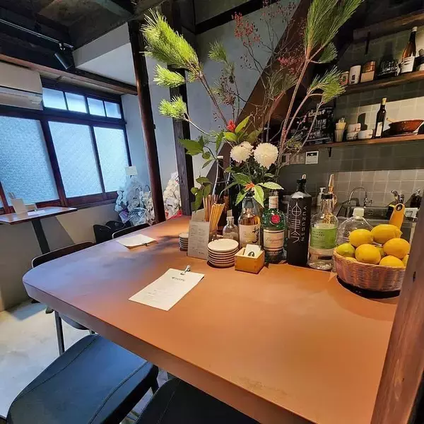 「河原町丸太町にオープン！昼から食べて飲める憩いの酒場「サンバディ」」の画像